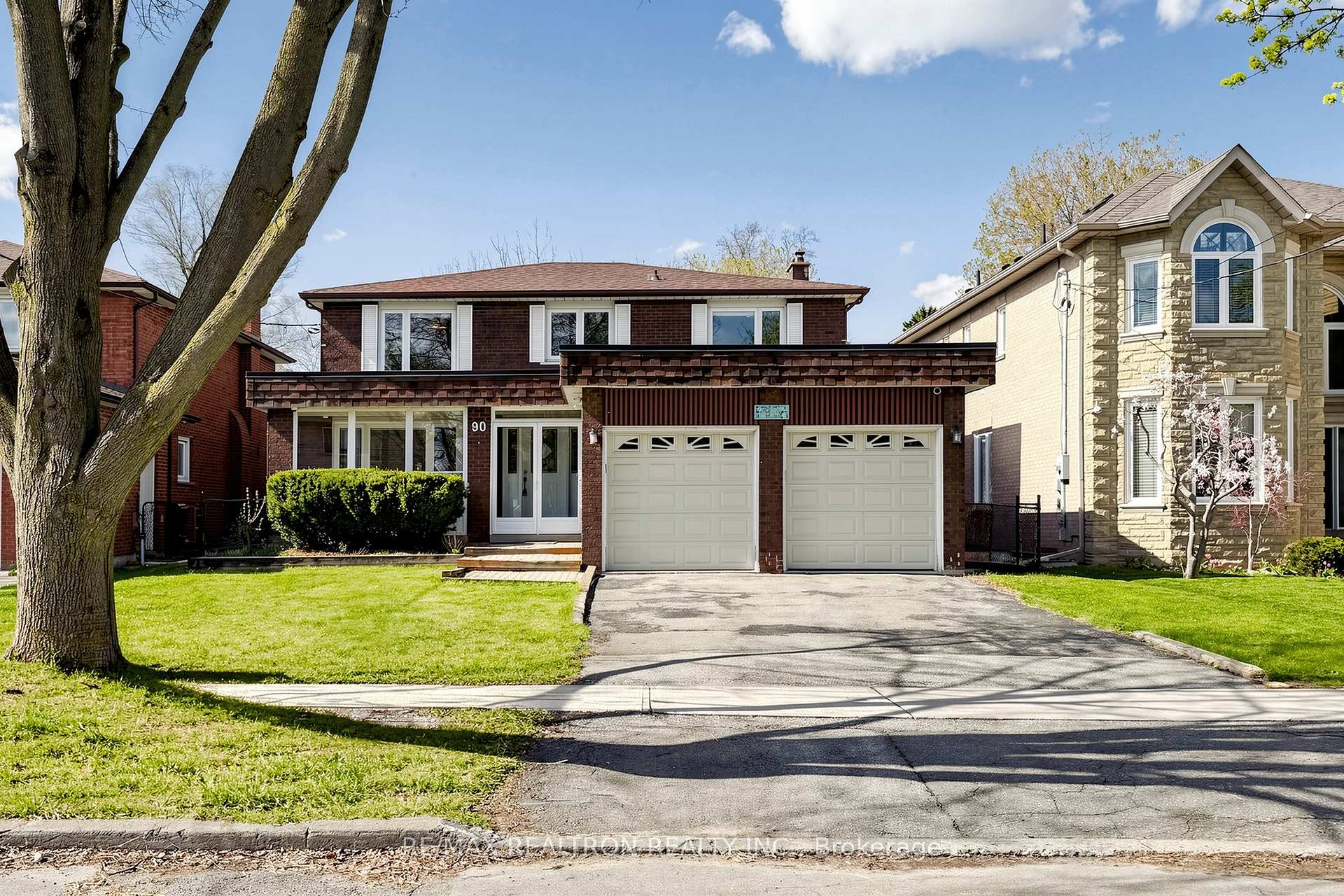 90 Holmes Avenue photo 2