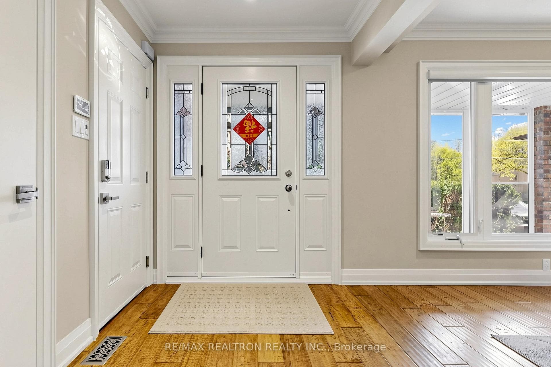 90 Holmes Avenue photo 4