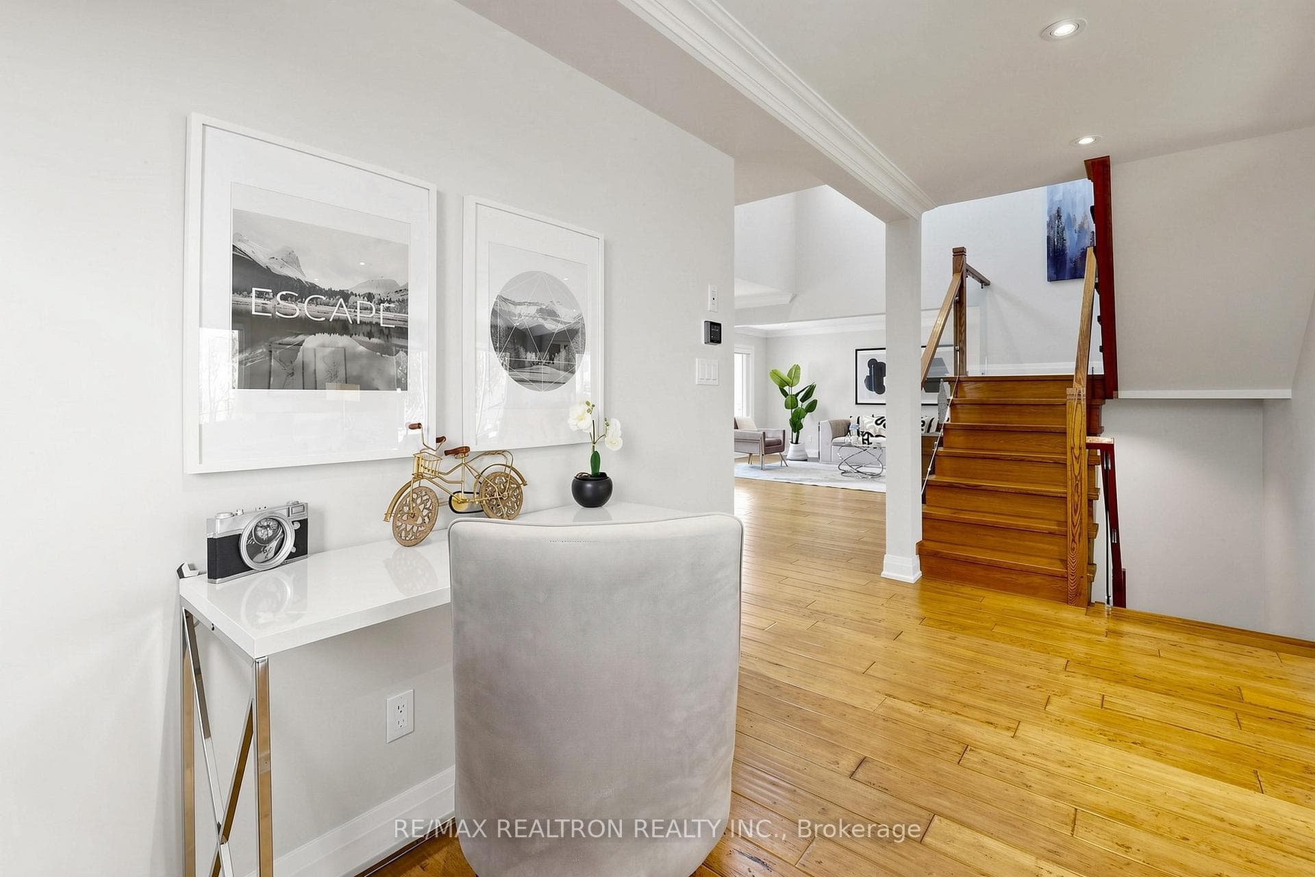 90 Holmes Avenue photo 6