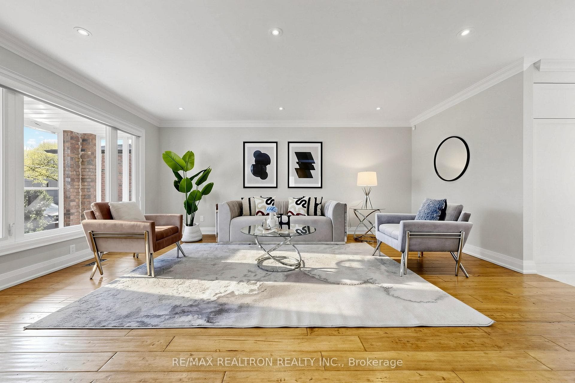90 Holmes Avenue photo 8