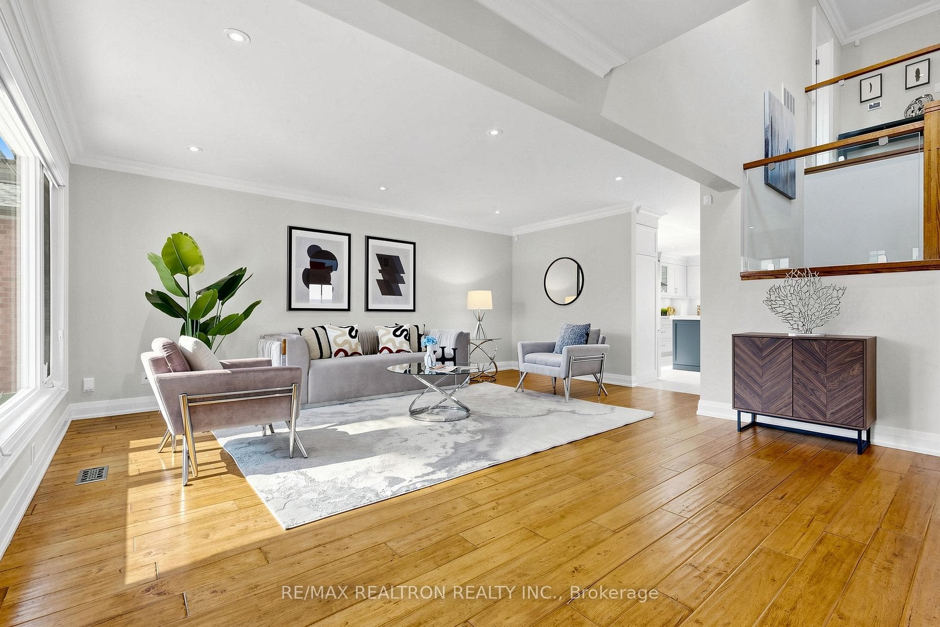 90 Holmes Avenue photo 9