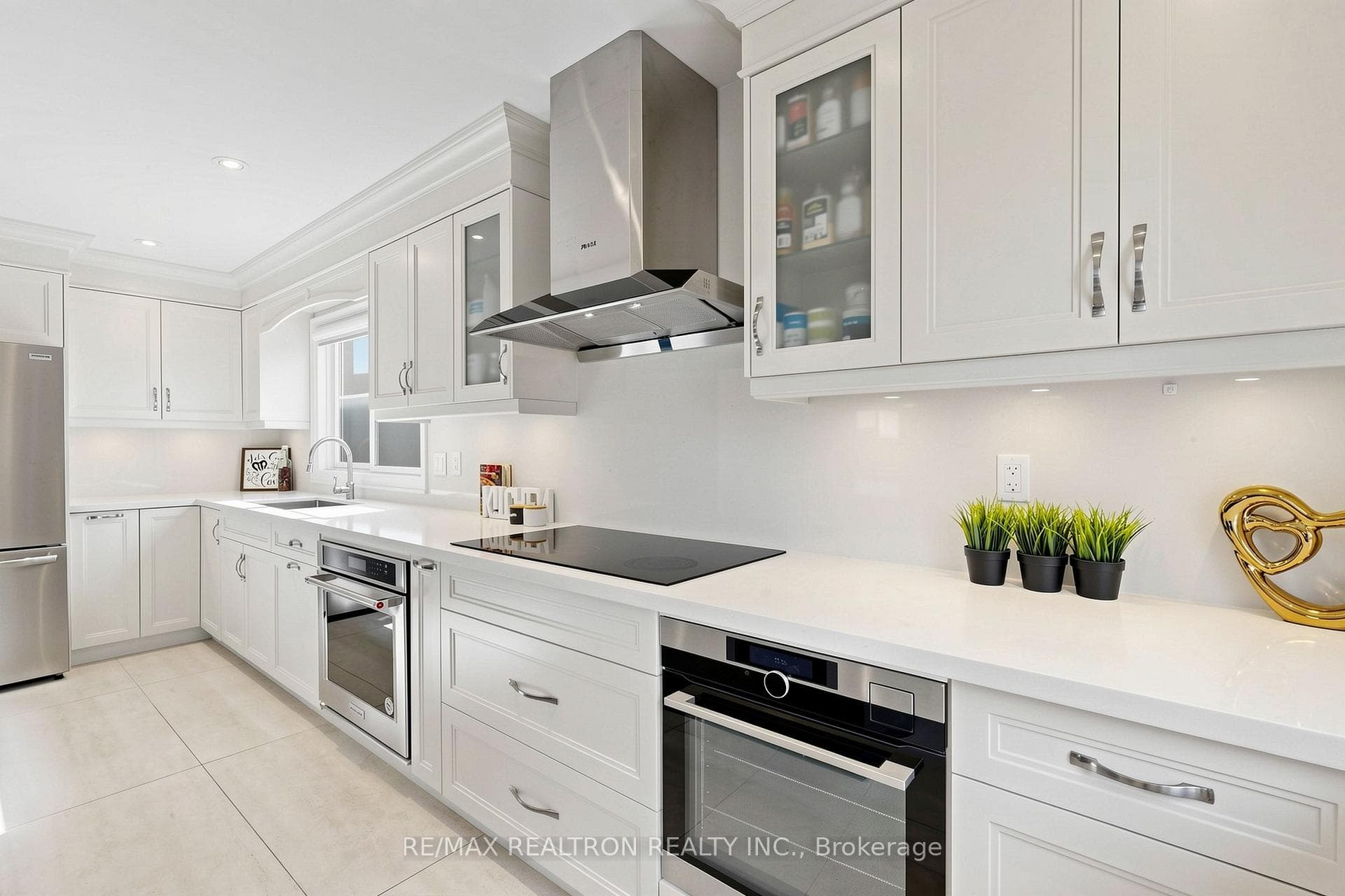 90 Holmes Avenue photo 12